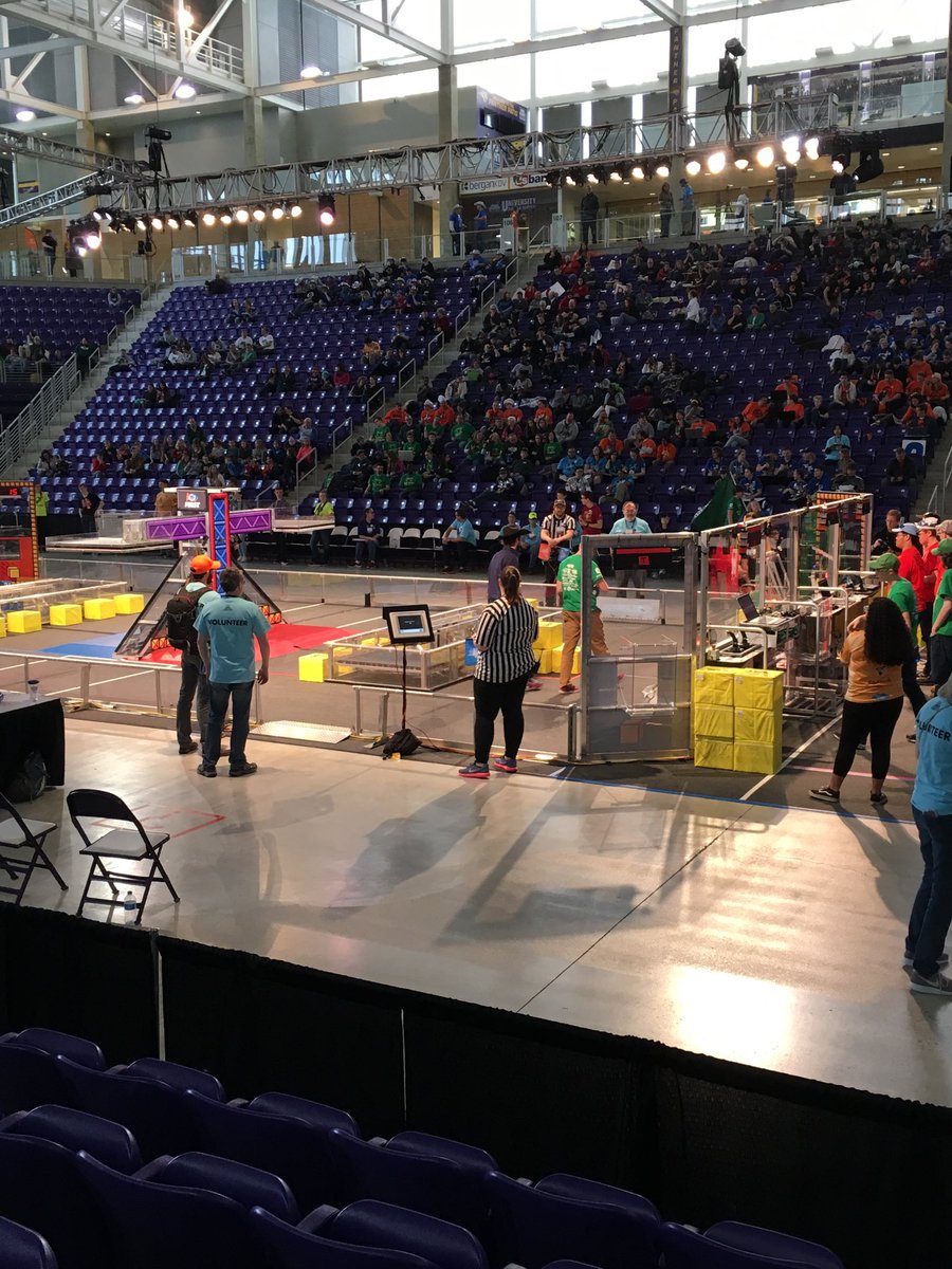 DanConrad2233's tweet photo. Swartdogs all ready for their 1st match! #roboticsrule https://t.co/yhslM7d7Y4