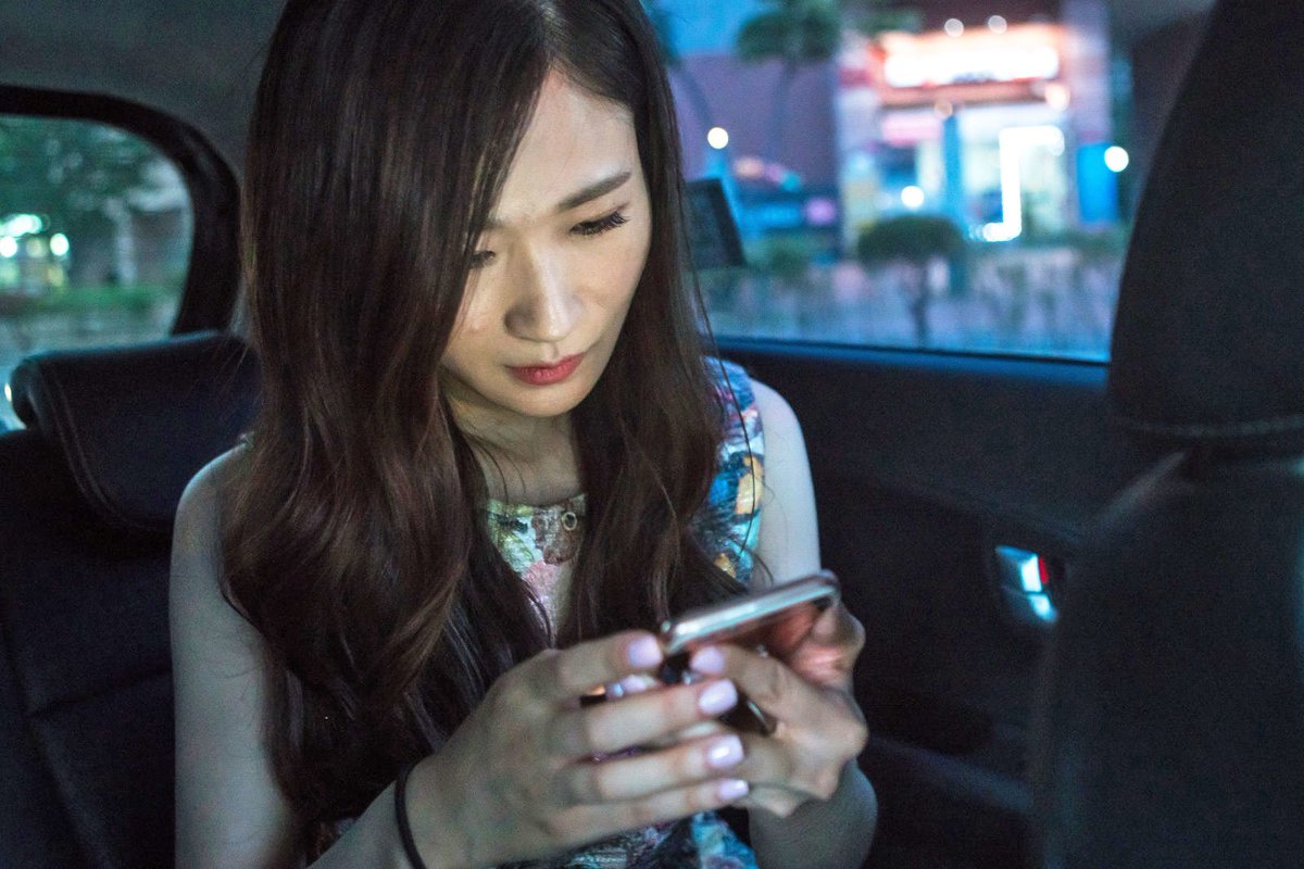 HowlingSMS's tweet image. The first text message is 25 years old! Engineer Neil Papworth sent the first SMS on December 3rd, 1992, when he wrote &quot;merry Christmas&quot; on a computer and sent it to the cellphone of Vodafone director Richard Jarvis!

#FBF #ShockMobile #FirstTextMessage