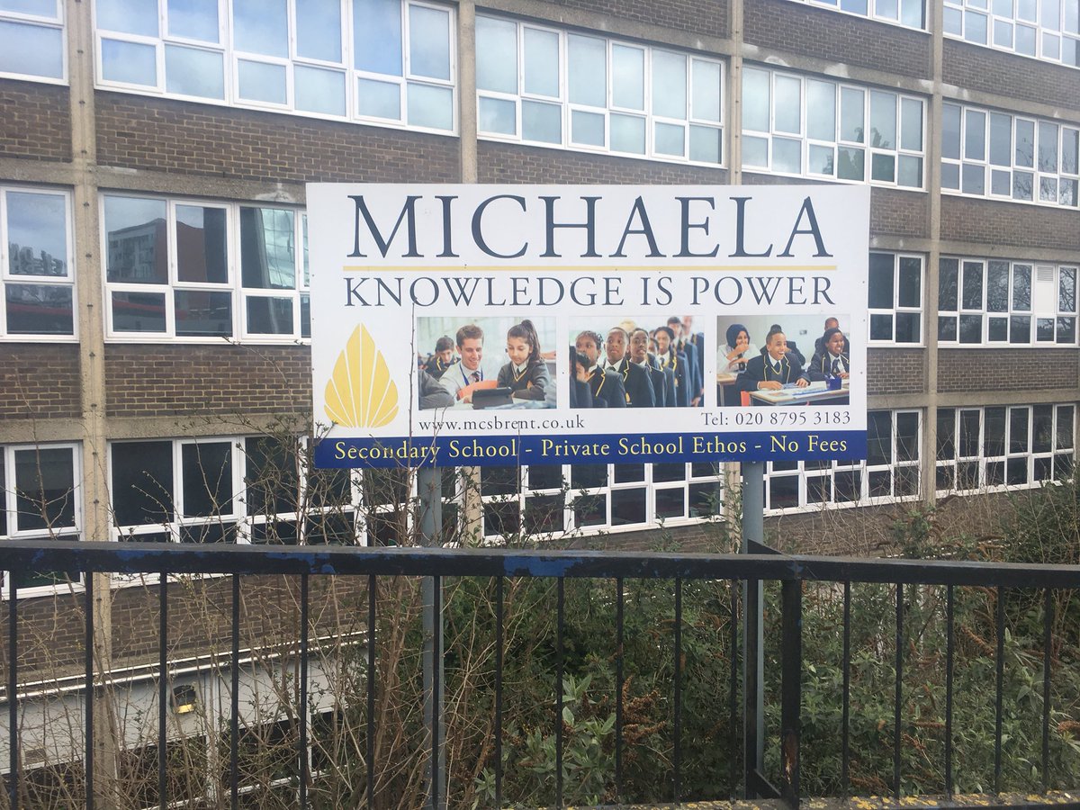 Thank you @Miss_Snuffy for the visit to @MCSBrent and sharing your wisdom. Polite students; strong work ethic; fabulous discussion during family lunch & bundles of knowledge being taught and applied. Much to share @BeaufortCoop #tigerteaching  #inspire #challenge #achieve 💫