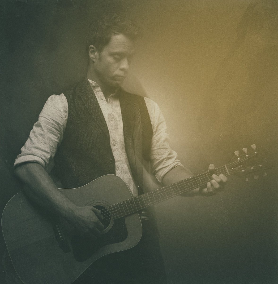 JUST ANNOUNCED: <a href="/amoslee/">Amos Lee</a> added to Saturday's #FunhouseFest lineup for 2018! #AmosLee