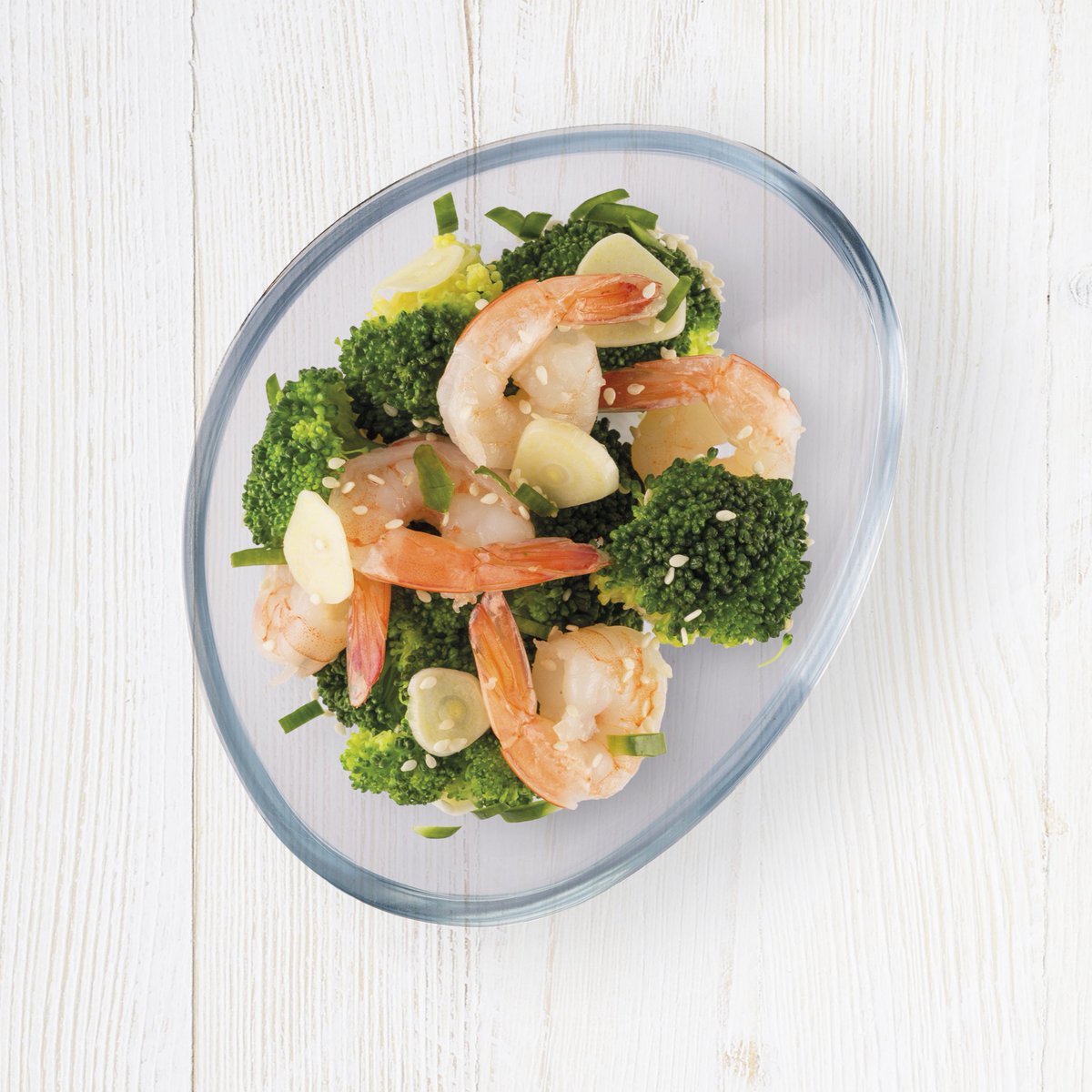Let's have an easy and #healthy start of the #weekend with this broccoli and shrimp recipe from the #SingleServeSteamer! 🥦🍤💪 bit.ly/2ucFsg5 #tomorrowskitchen #healthyfood #finallyweekend
