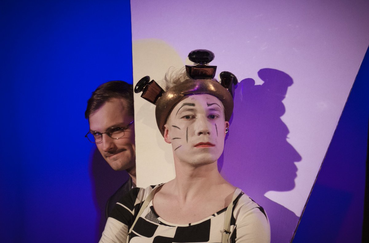 KrodersLV's tweet image. 10. aprīlī plkst.19.00 teātrī @3MASAS tiks spēlēts iestudējums "Viņš ir pliks!" kroders.lv/highlight/3109