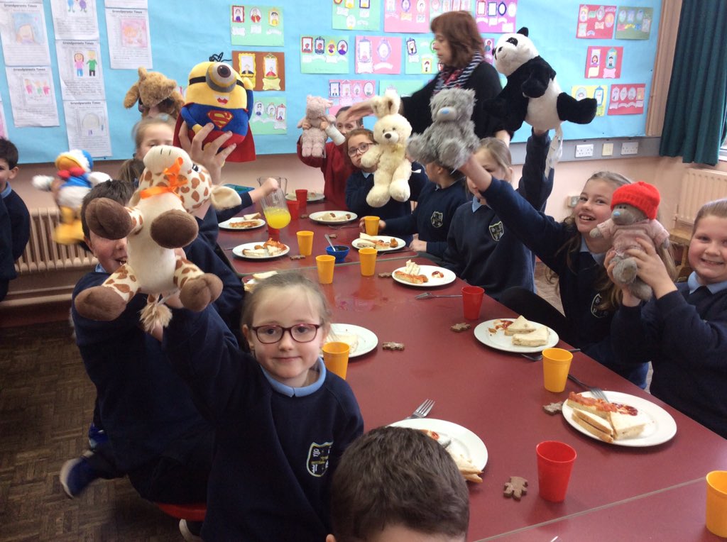 Yesterday we had a #TeddyBearsPicnic in our canteen organised by the school meals service 🐻🐻🐻