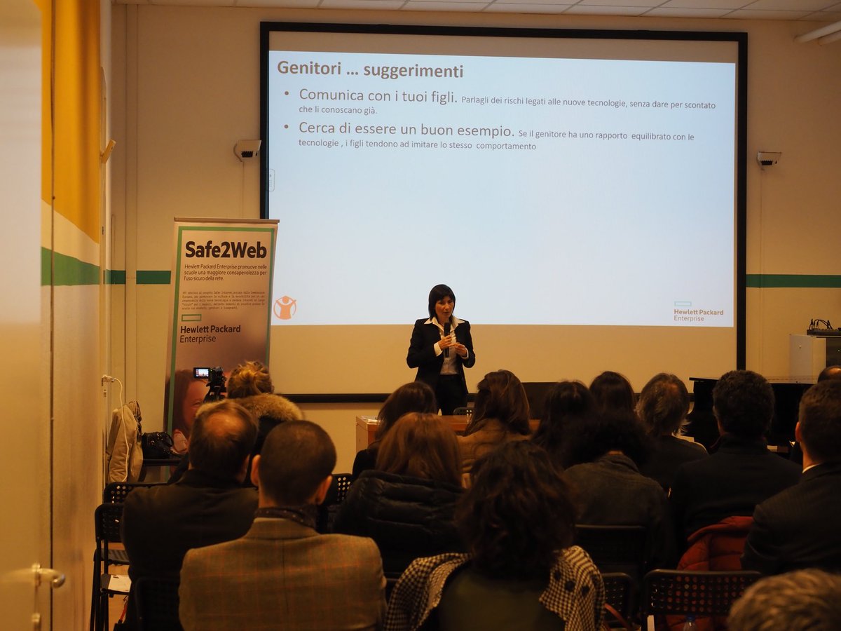 robertarusso68's tweet image. Numerosa partecipazione ieri sera all’incontro con i genitori della Andersen International School di Milano per parlare di #Safe2Web !
#SaferinternetIT @HPE_IT