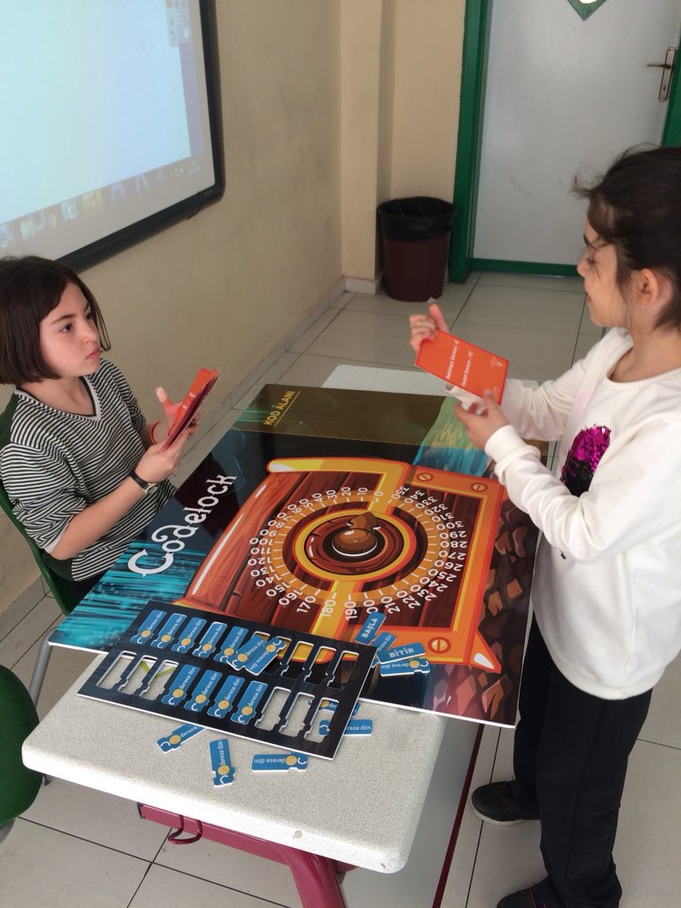 mamoste1991's tweet image. #Codemath matematik ve kodlama birleşince oyunlar daha güzel oluyor #kodlama ve #robotik #dogatech