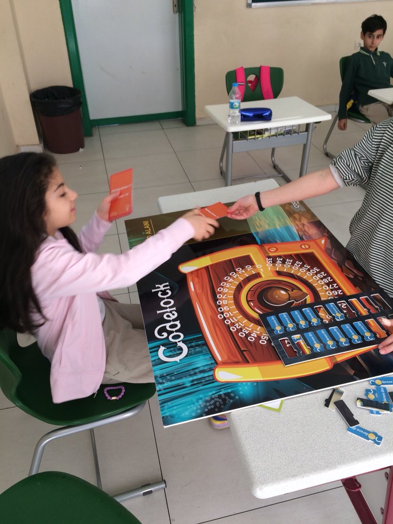 mamoste1991's tweet image. #Codemath matematik ve kodlama birleşince oyunlar daha güzel oluyor #kodlama ve #robotik #dogatech