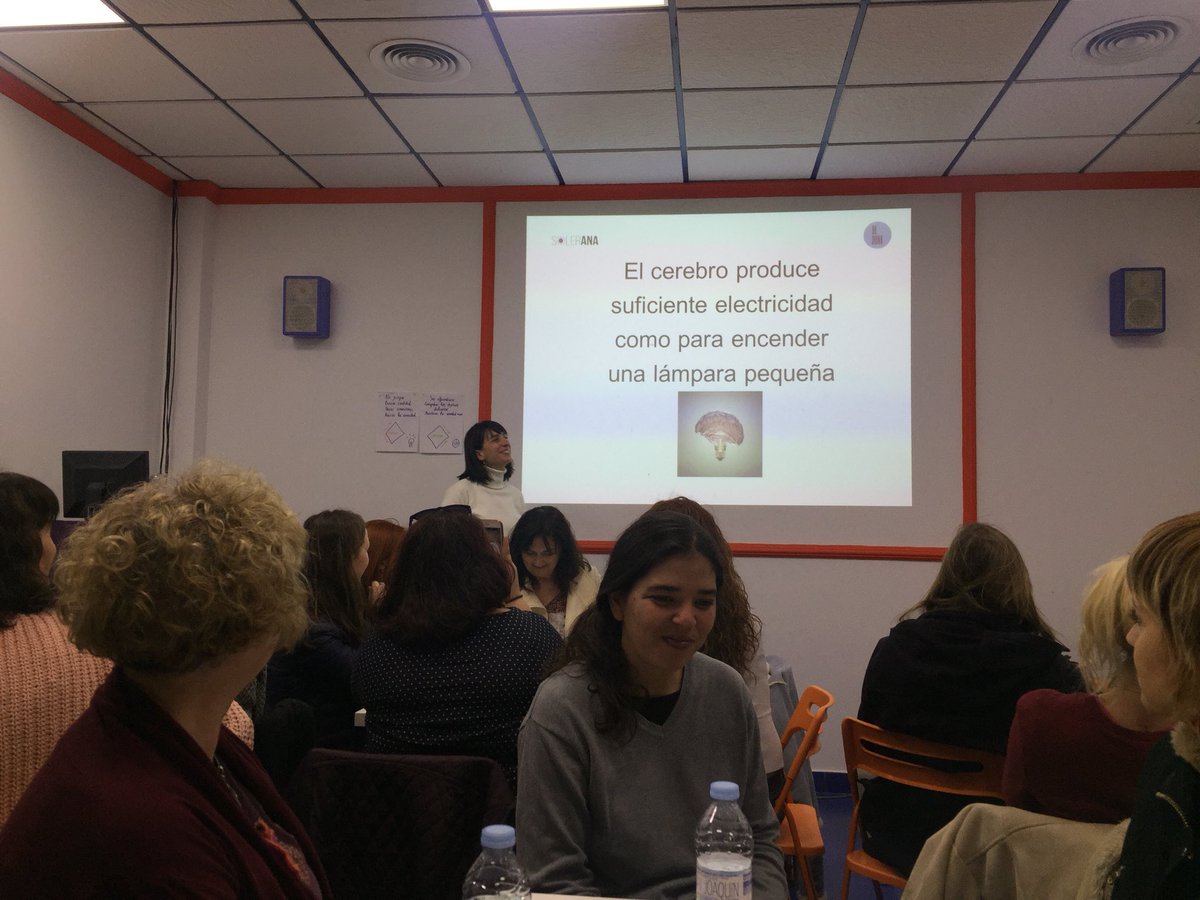 Irene_Milian's tweet image. Aprendiendo mucho con mi compi @SolerAna sobre #creatividad en los #negocios en el #evento #BeDona18  para #mujeres #emprendedoras en @HuiWork