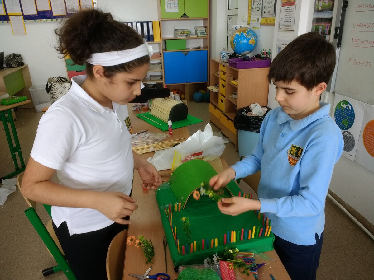 penniobuc's tweet photo. More Anderson Shelter construction with Year 5! @IBSBPRIMARY @IBSB4 https://t.co/TVvgFUv6tp