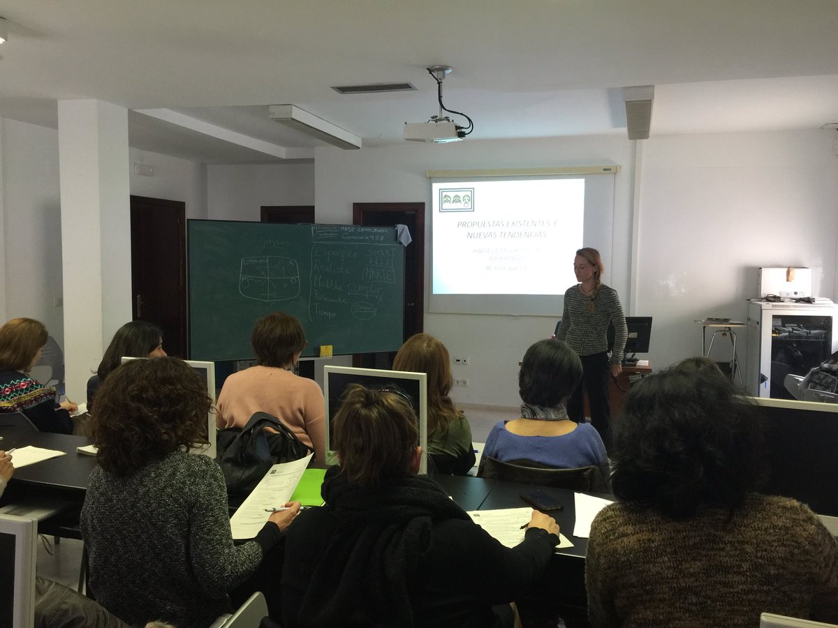 fisioUGCLagunas's tweet image. Continuamos con formación en fisioterapia DAP Costa del Sol. Clave la adherencia al tratamiento.@villa_inma @FormDSCostaSol @ffpaciente @DivulgaFisio @PensamientoCritico