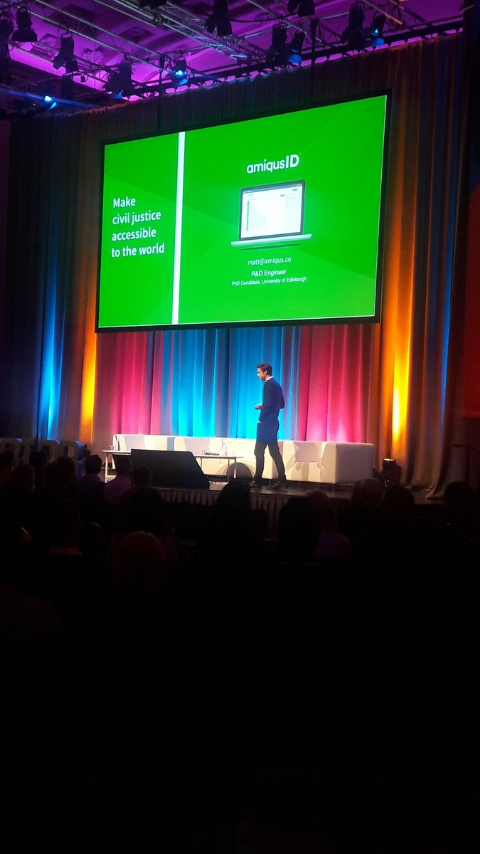 FutureXGlobal's tweet image. On stage now: @matthew_jewell from @amiqus! #DataSummit18 #Datafest18