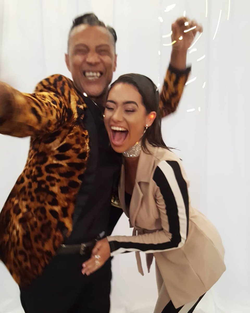 KimJaydeBlog's tweet image. Last night with @marieclaire_sa celebrating the #MCimageMakers
💋💄 @RevlonSA 👗 @OfficialPLT #LiveBoldlySA