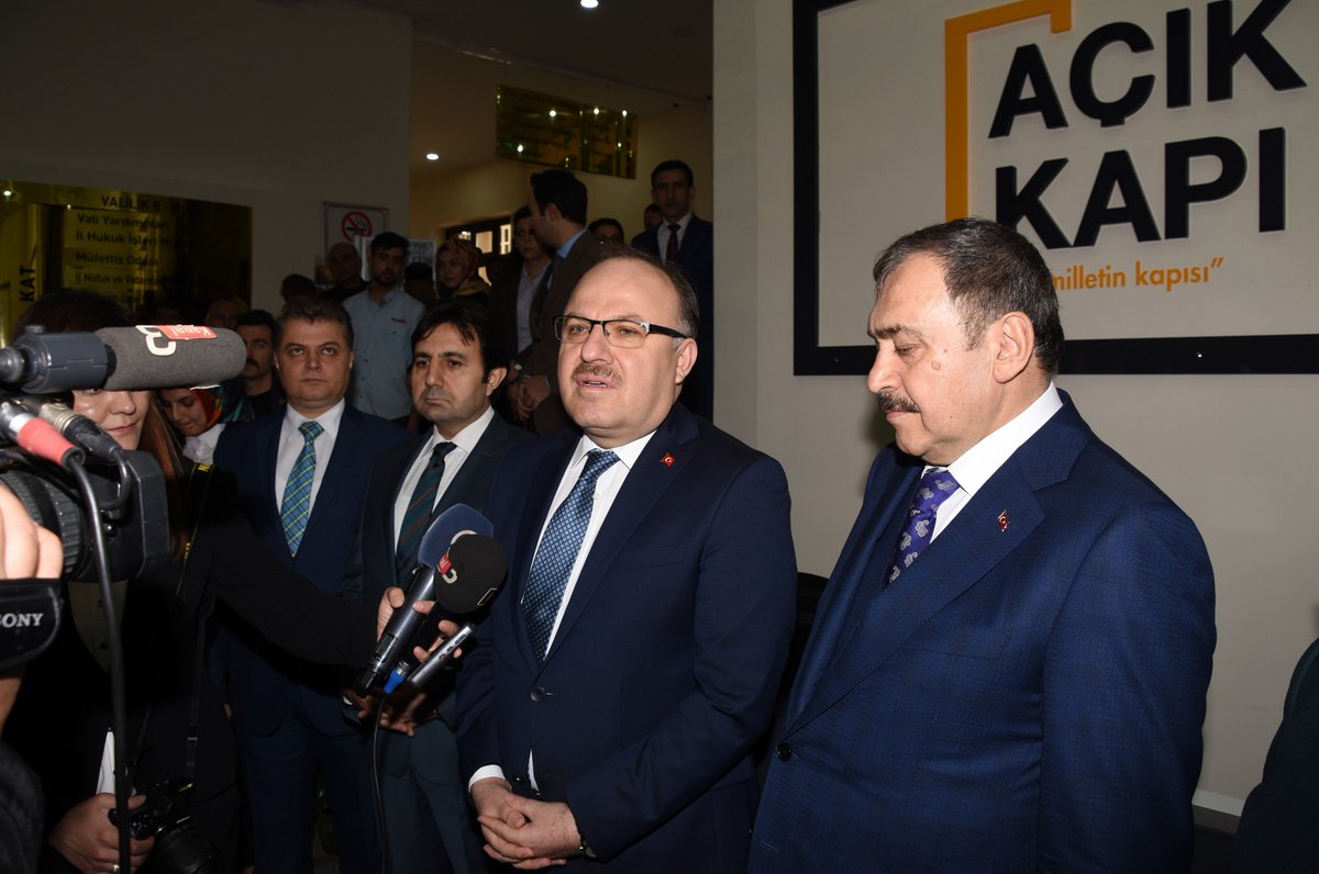 İçişleri Bakanlığının “Açık Kapı Projesi” kapsamında Valilik B Blok giriş katında bulunan Açık Kapı Birimi,  Bakan Veysel Eroğlu ve Vali Mustafa Tutulmaz  tarafından hizmete açıldı.