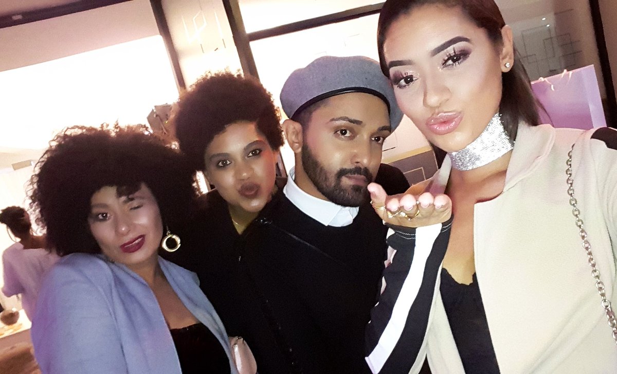 KimJaydeBlog's tweet image. Last night with @marieclaire_sa celebrating the #MCimageMakers
💋💄 @RevlonSA 👗 @OfficialPLT #LiveBoldlySA