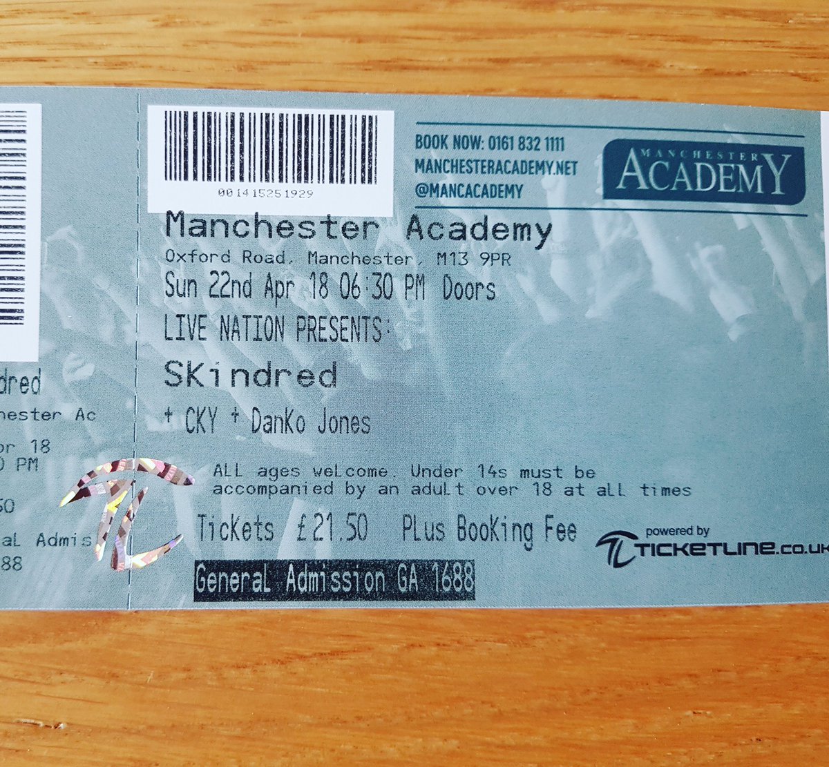 Beanie_Hat_Game's tweet photo. Really excited to see @Skindredmusic in manchester!!
#skindred #metalheads #killthepower https://t.co/hgx2oJVerE