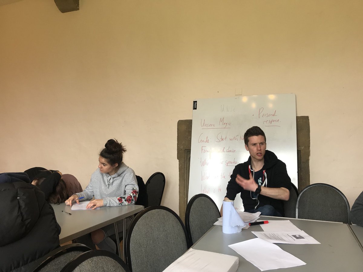 CLV_EnglishDept's tweet photo. Inspirational stuff from Mr Thom at the Year 11 Study Weekend on Unseen Poetry #UnseenMagic @studentkemp @teachgratitude1 https://t.co/fxaLcqkN6j