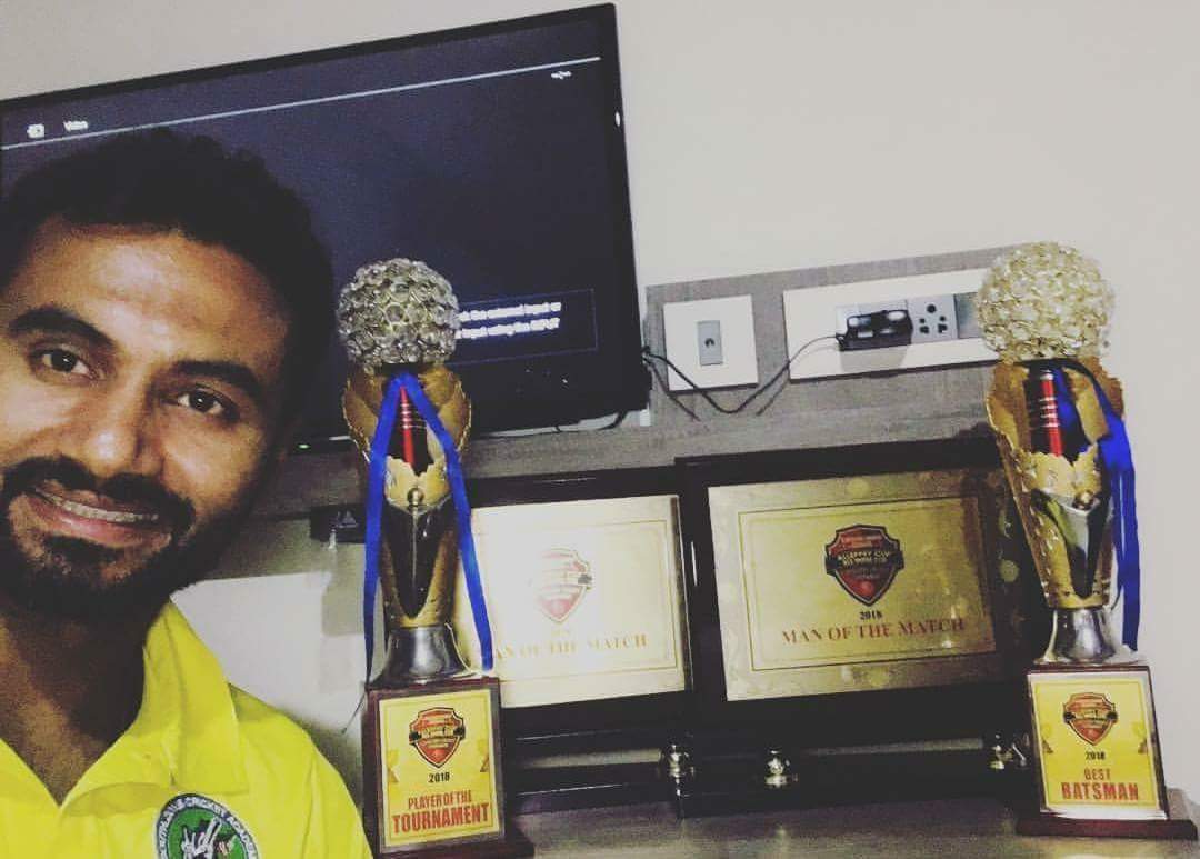 DograhParas's tweet photo. The reward for hard work #BestBatsman #ManOfTheTournament #Awards https://t.co/p8xoXmM9bw