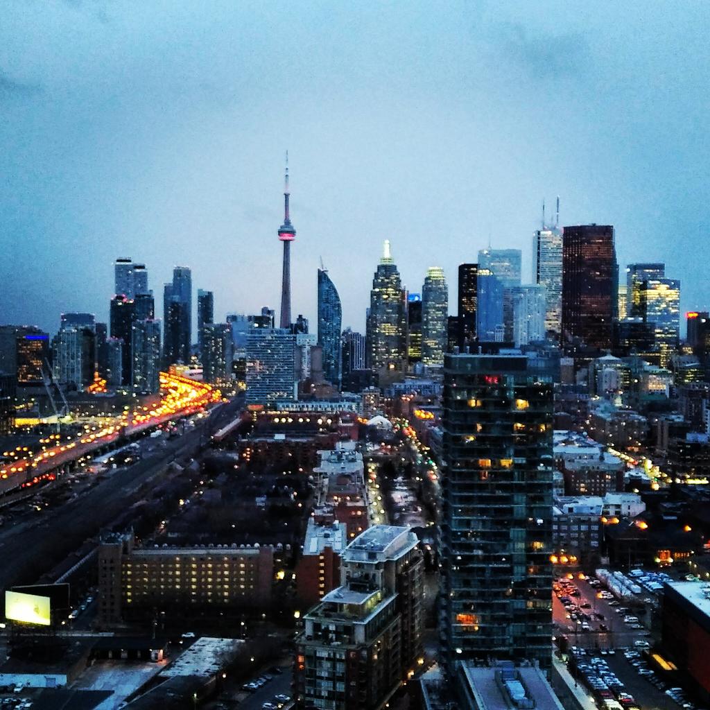 SkyscapesInfo's tweet photo. Another #epic #balconyview from a #potential #project . It doesn't seem like #work with these #viewsofthesix ! 

#justanotherdayattheoffice 

#summerstyle #getspringready #balconydecor #outdoorflooring #transformyourspace #decking https://t.co/0D6zOuOMcr