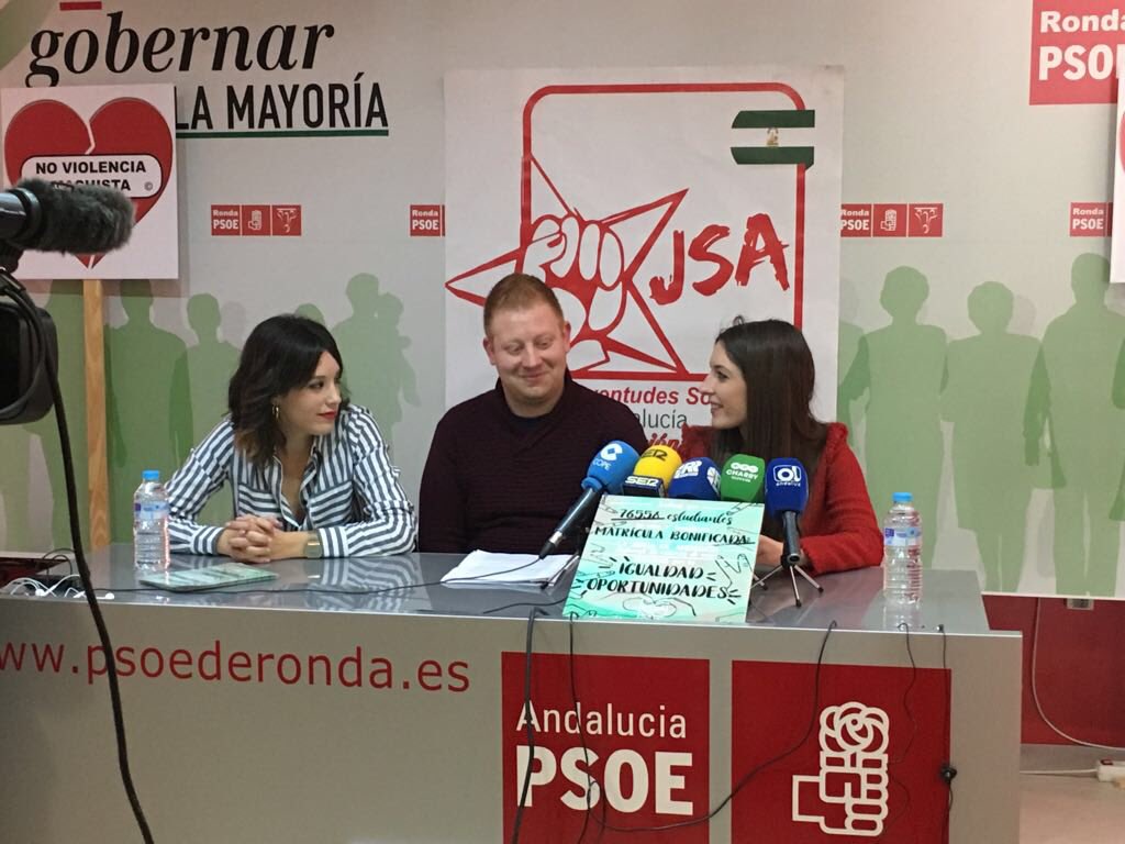 .@LpezMariola 'La apuesta del Gobierno andaluz por la educación y la enseñanza universitaria es clara y contundente. La bonificación d la matrícula universitaria ha beneficiado ya a 76.558 jóvenes en #Andalucía y a unos 8.000 en la provincia de #Málaga ' #JóvenesConstruyendoElSur