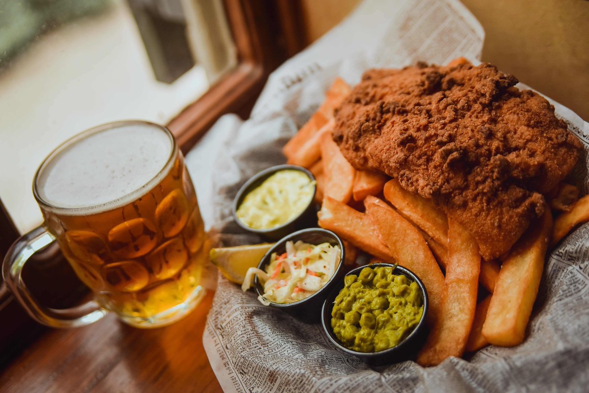 Treat yourself, it’s Fryday! The best spot in town to grab fish and chips &amp; a pint!
Stay tuned for our new happy hour menu that starts on Monday!