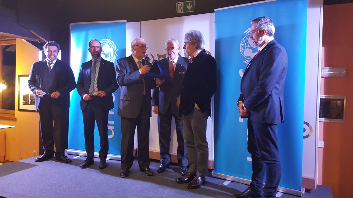 UNICEF_Italia's tweet image. Con il maestro Beppe Vessicchio, al nostro fianco dal 2016, si arricchisce di talento ed entusiasmo il team dei Goodwill Ambassador dell'UNICEF Italia.
La nomina ieri sera, in una serata condotta da Flavio Insinna → ow.ly/lAJN30j7hMR 

@insinnaflavio @PaoloRozera @BanorLtd