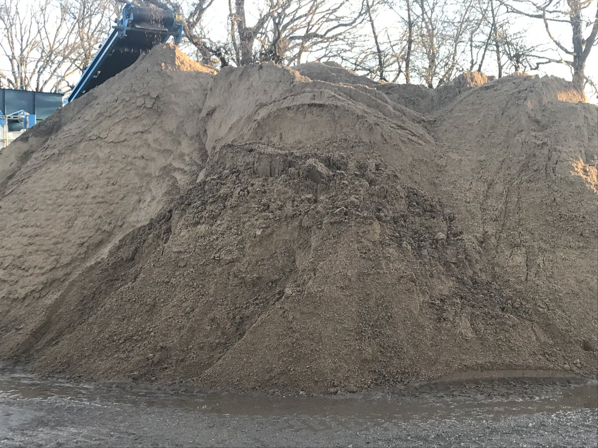HWMgrp's tweet photo. Currently HWM have 6mm paving grit available for collection from SO21 2DY. Collection or Delivery. Contact Roni at the office on 01962 718 030 for certificate and rate. #Paving #Grit #BeddingSand https://t.co/fQRKIg2AvQ