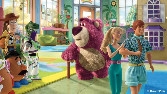 トイストーリー３のピンク色のクマのロッツォがクズで性格悪い 特徴や行動についても 足長パパのブログ