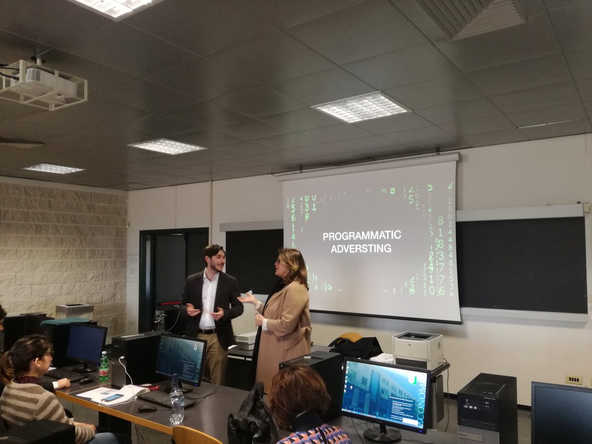Comunica_Media's tweet photo. Chiude la mattinata una sessione di Q&amp;A con @SPattuglia e @Colasurdo84 ora account manager di @MCSAATCHIMILANO ma con alle spalle studi filosofici!  
#WMC2018 https://t.co/cRKttAdTSd