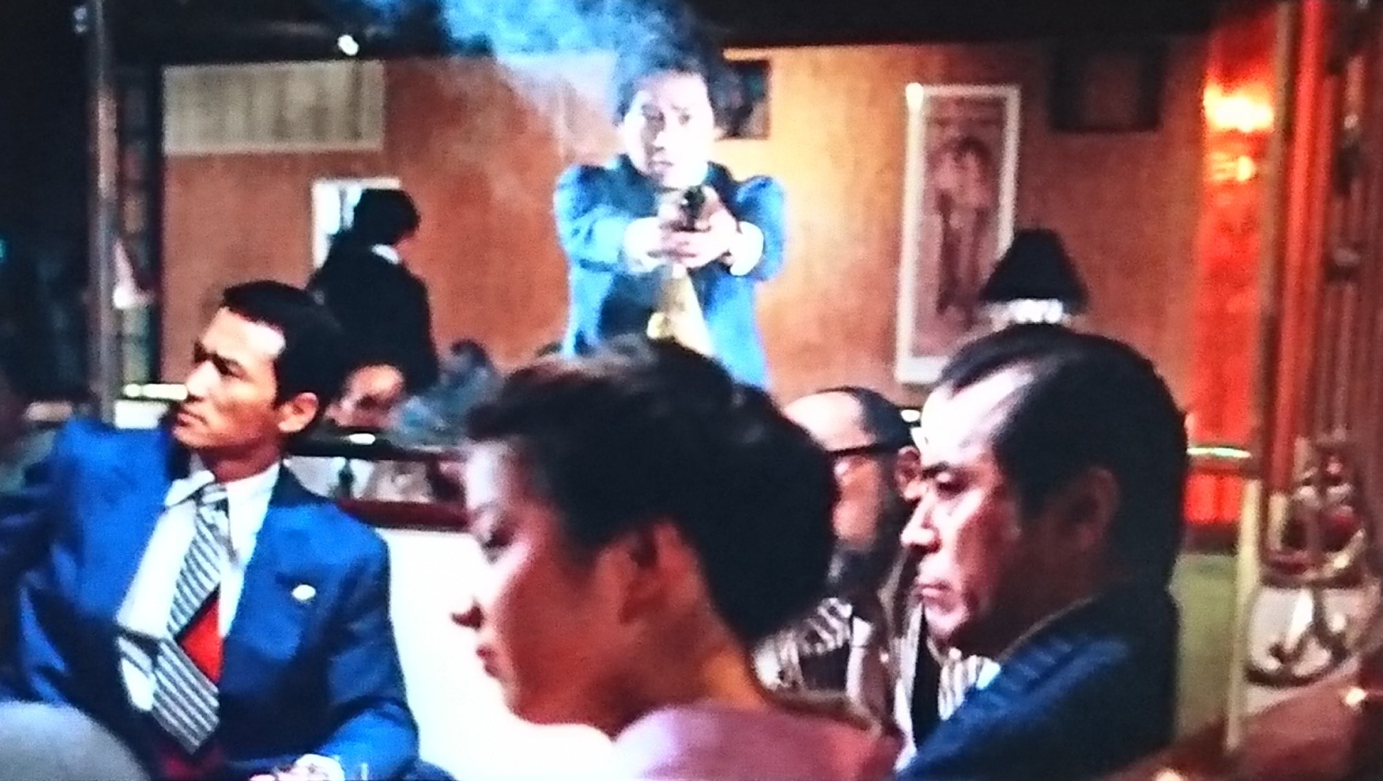 やーさん そして 映画 制覇 では鳴海清をにしきのあきら 現錦野旦 が演じていました 映画紹介するならこの 制覇 だけでも良かった気がする 三代目撃ってるシーンあるし 逃亡シーンある 仲間内に殺られるシーンあるし 腐乱死体で発見されるシーンも やーさん そして 映画 制覇 では鳴海清をにしきのあきら 現錦野旦 が演じていました 映画紹介するならこの 制覇 だけでも良かった気がする 三代目撃ってるシーンあるし 逃亡シーンある 仲間内に殺られるシーンあるし 腐乱死体で発見されるシーンも
