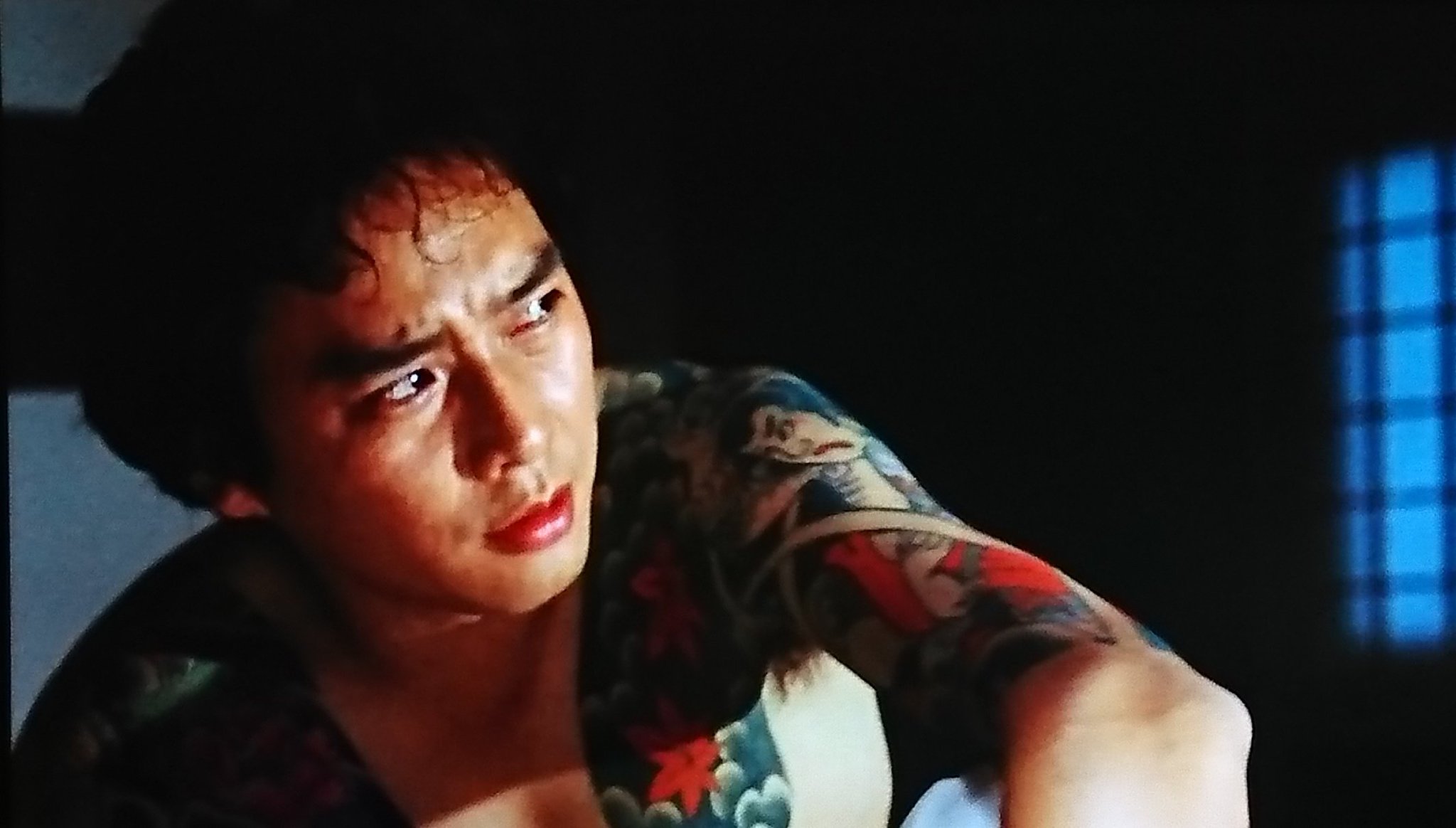やーさん そして 映画 制覇 では鳴海清をにしきのあきら 現錦野旦 が演じていました 映画紹介するならこの 制覇 だけでも良かった気がする 三代目撃ってるシーンあるし 逃亡シーンある 仲間内に殺られるシーンあるし 腐乱死体で発見されるシーンも やーさん そして 映画 制覇 では鳴海清をにしきのあきら 現錦野旦 が演じていました 映画紹介するならこの 制覇 だけでも良かった気がする 三代目撃ってるシーンあるし 逃亡シーンある 仲間内に殺られるシーンあるし 腐乱死体で発見されるシーンも