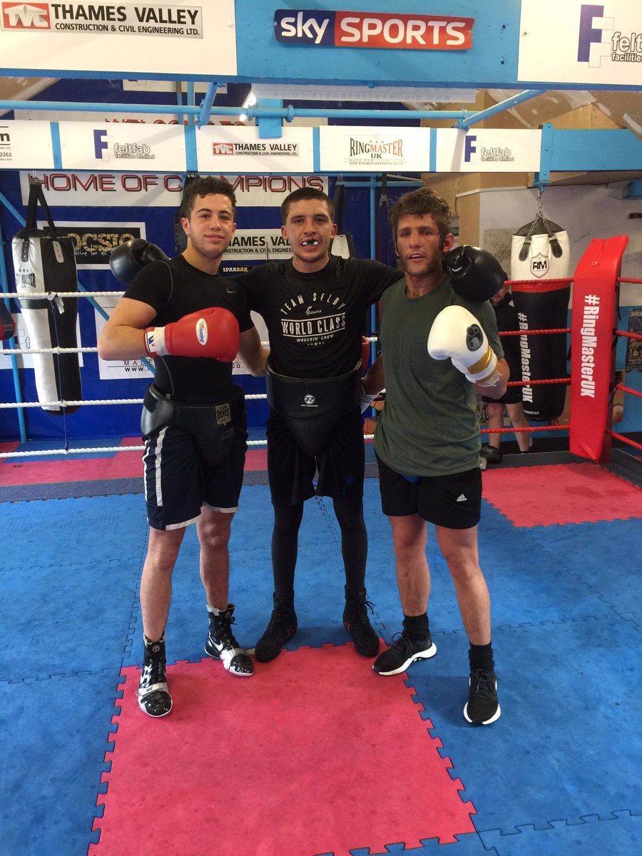 leeselby126's tweet photo. Good work again with the Portsmouth boys! @ballingalllucas @floydmoore8 https://t.co/ZzlU0cWho9