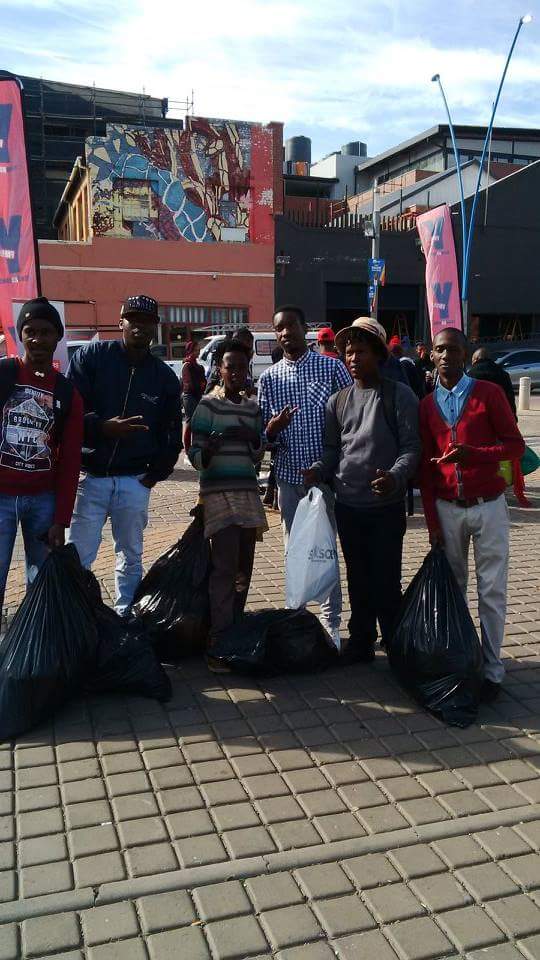 HandsofGivingZA's tweet photo. #YDIDI #DressJoziCampaign #HandsofGiving https://t.co/wNGq4a8ypf