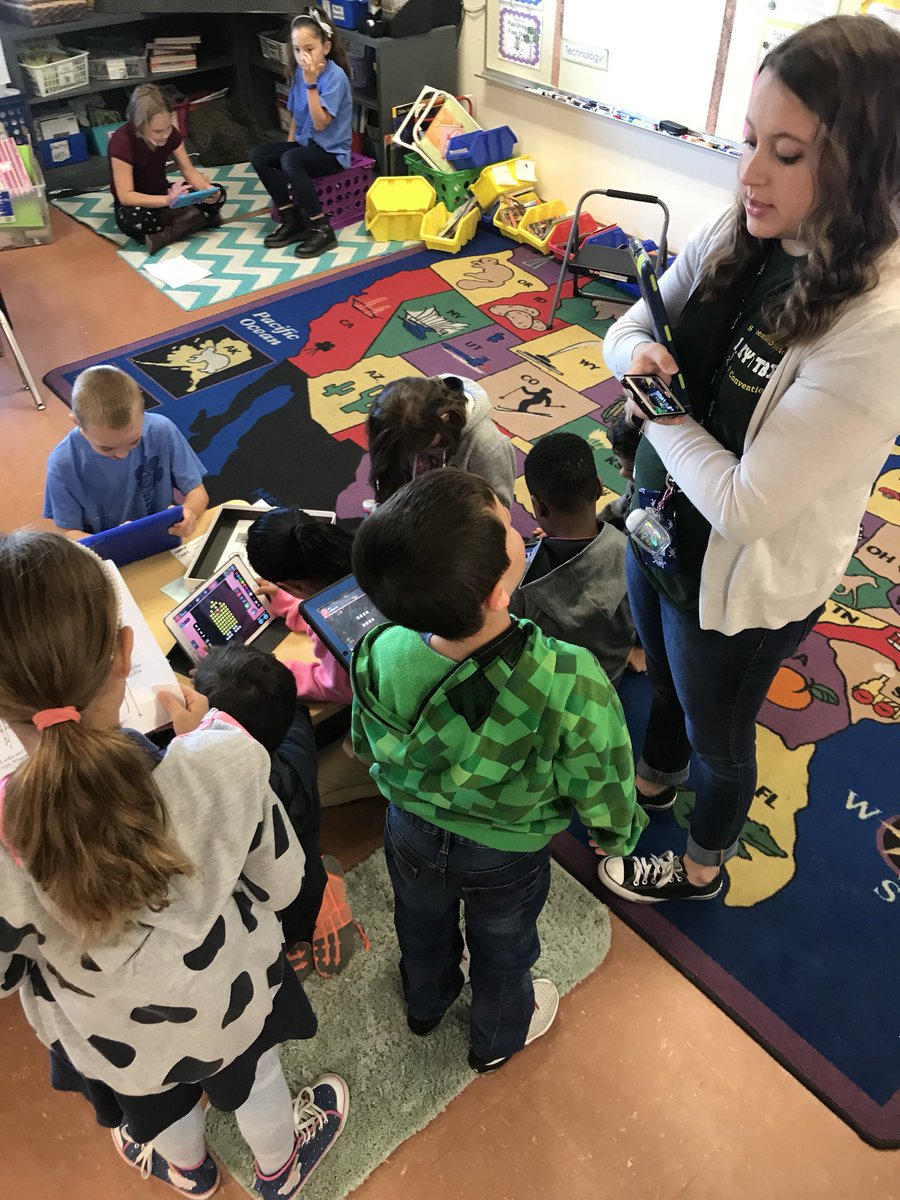 HollandEdTech's tweet photo. 2-d Shape Riddles with @bloxelsbuilder! Creating games to share shape attributes! #TBK8Hero #HCPSProud @TurnerBartelsK8  @HCPSINTERNS https://t.co/KAfmdZpus9