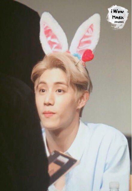 iWowMark's tweet photo. 180323 서초 팬사인회 
#GOT7 #갓세븐 #마크 #Mark https://t.co/sC2WBOYEd8