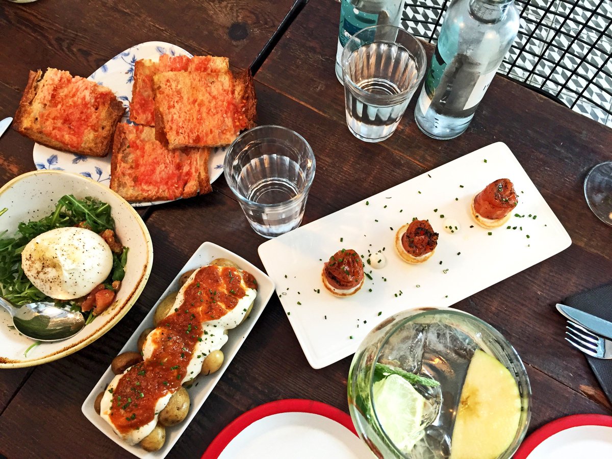 IKONJourneys's tweet photo. Spain offers some of the world’s most diverse gastronomic cuisine and wines: https://t.co/I1XWpMhIBo 🍷

#travel #spain #tapas #foodie https://t.co/gV0vFe12kx