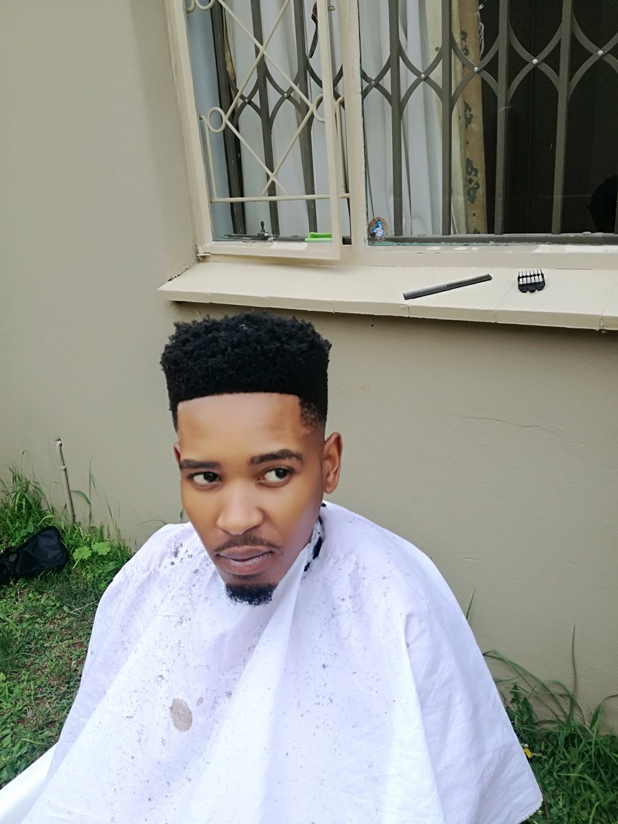 Dominic_Mtj's tweet photo. Hi twitter family, #unemployment is real. I'm trying to raise funds for my graduation through my haircutting business. I run a mobile barbershop in and around Auckland Park, Johannesburg. DM for info, Kindly spread the word
@sure_kamhunga 
@NYDARSA 
@NdzaviDerrick
#BlackBusiness https://t.co/RM3phnfNa7
