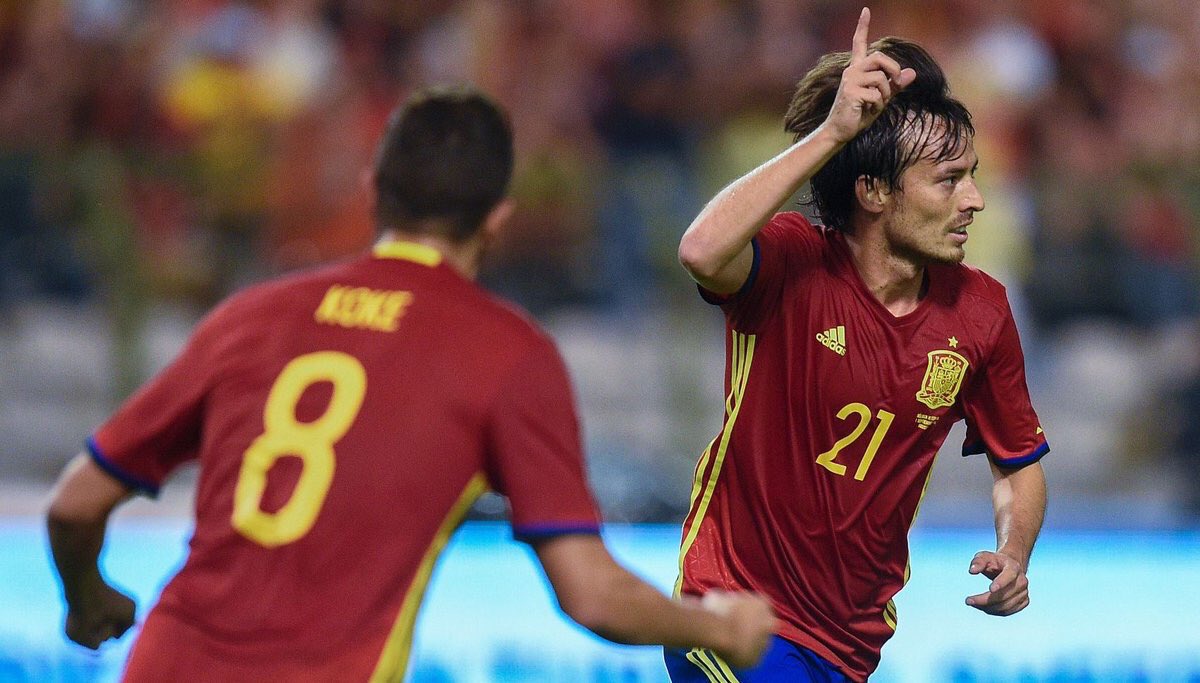 Bet2Earn's tweet photo. ¡PORRA 🇩🇪Alemania 🆚 España🇪🇸!🏟️

➡️ Haz RT a este tweet.
➡️ Sigue a @Bet2Earn 
➡️ Pon resultado exacto + 1er goleador.

💰Premio de 50 euros para gastar en #Bet2earn (60 si llegamos a los 75 RT). https://t.co/cWKENu3kSo