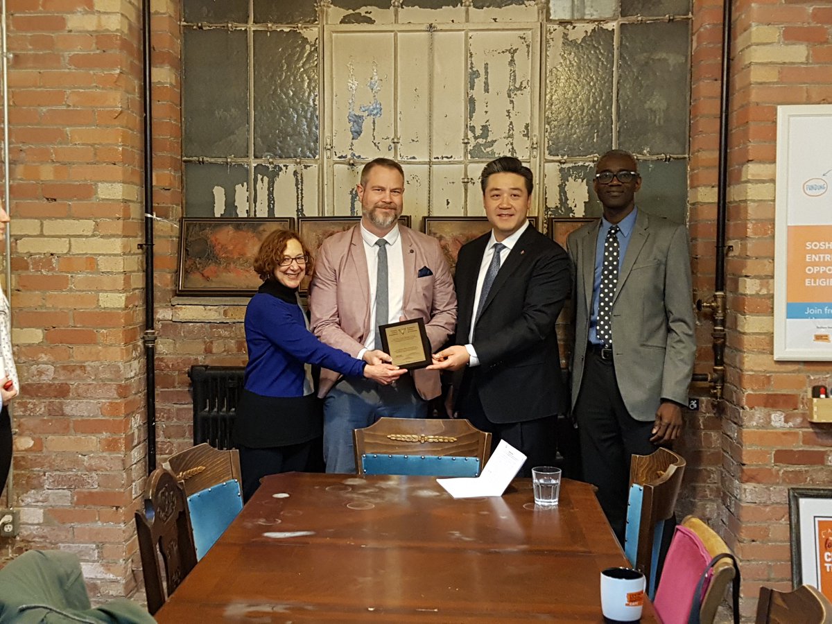 RaisingTheRoof's tweet photo. Thank you @ONTrillium, @HanDongOntario, and @360kids_york for sharing this amazing time with us. We are grateful to have received this grant for our Youth Homelessness Prevention Program #TheUpstreamProject #TUP #HomelessnessPrevention https://t.co/TtCF6DO2fG