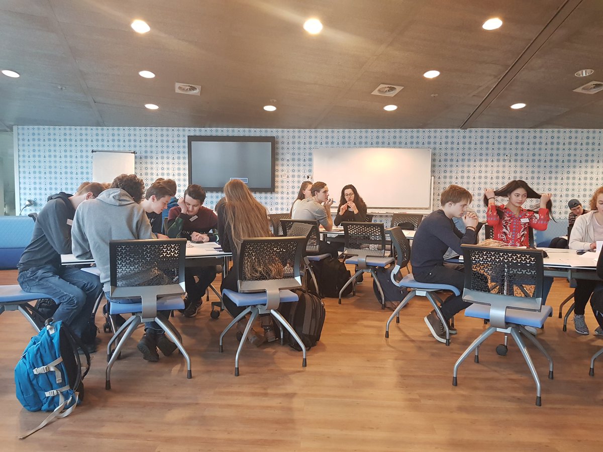 Laatste Mathclass bijeenkomst. Leerlingen maken zich op voor de challenge  <a href="/rspzuidholland/">RSPZH</a> <a href="/tudelft/">TU Delft</a> Welk team zal winnen?