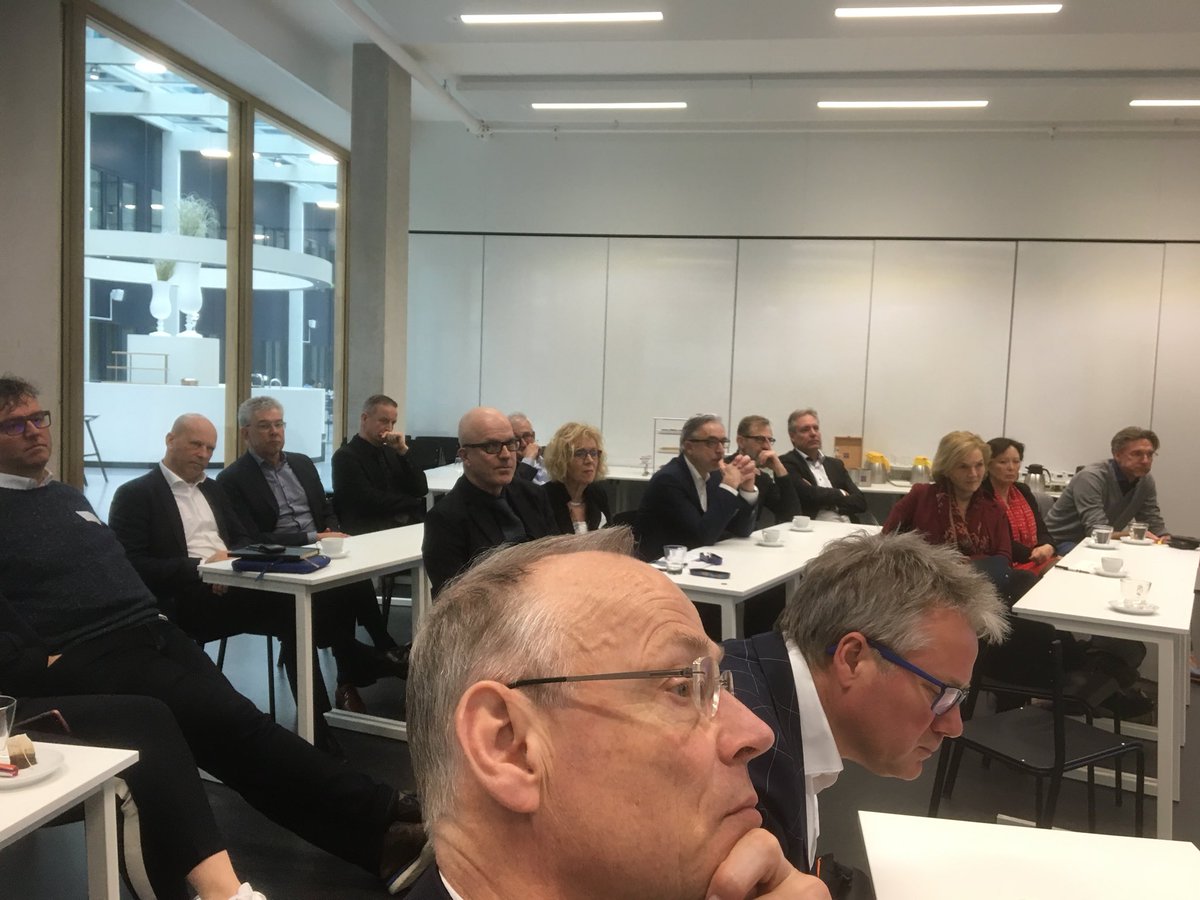 TheoRietkerk's tweet photo. Masterplan Onderwijs (olv oud wethouder @hugodejonge geïnspireerd) toegelicht en besproken tussen #Zwolse8 delegatie en delegatie #Rotterdam met oa @josinemeurs #JanKweekel #RonKooren #HenkSlagt @GerritElings @MarkOttoNYC #Dorotheevankammen https://t.co/8PscHLGnje