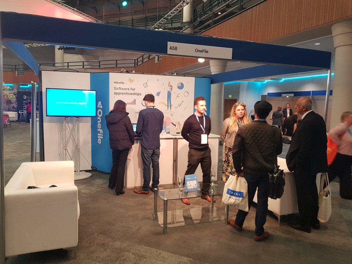 SusannaTech's tweet photo. Announcement that the exhibition is closed but @OneFileUK stand still busy!! #FEWEEKAAC18 https://t.co/Q5Nq4JPbIq