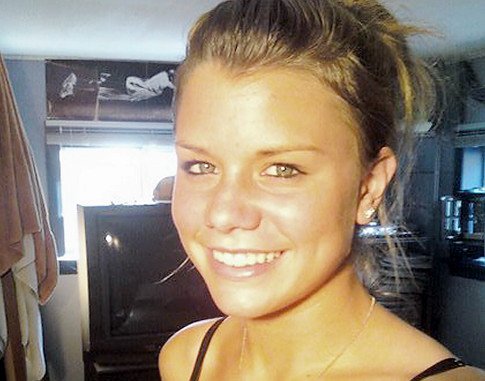 addthe5th's tweet photo. Last day of National Youth Violence Prevention Week.  Cyberbullying is a violent issue that can affect a teen's life.  Take Alexis Pilkington, a 17 year old who was bullied so much online that she took her own life.  Words do hurt.  Don't be that person and #stoptheviolence. https://t.co/pVCZ7s50Xo