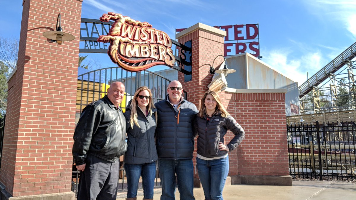 KatelynNewstate's tweet photo. Wrapped up my last day @KingsDominionVA yesterday. Wishing the team the best of luck this morning debuting their amazing new coaster #TwistedTimbers! It's a heck of a ride! 👍👍☺️ https://t.co/UuWLsQVwxP