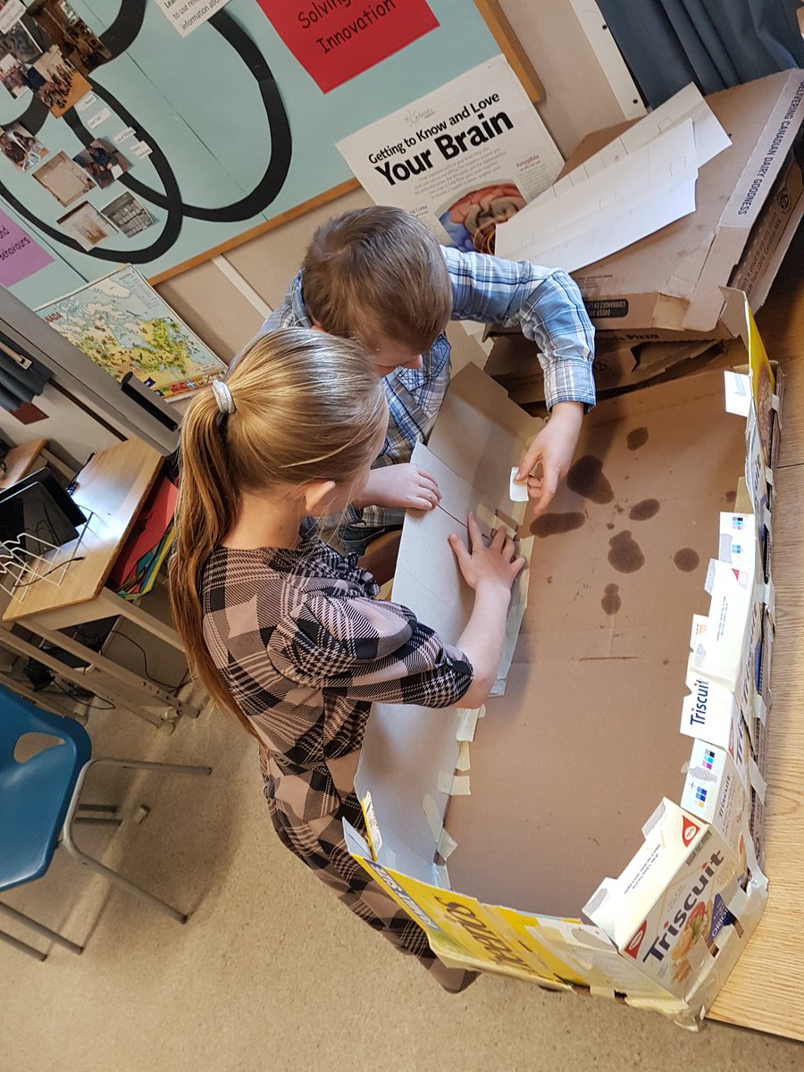 schickjennifer's tweet image. Using a scale to create models of Willy Wonka&apos;s Chocolate Factory using details from our read aloud #multiplepathways #crosscurricular #MinecraftEdu @HoughtonHornets