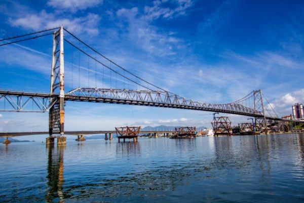 Betao03's tweet photo. Meus parabéns para essa linda e acolhedora cidade. #manéporadoção 🏝😍 #345anos #florianóplix #ilhadamagia #floripasualinda #segueretotodavida #siqueixqueixsinaumqueixdix #tanso #bucica #cozalinda #bocamole #taixtolo #ixtepo #bambunaxcoxta #novax #altaxpeita #ventosuli https://t.co/OQoxUf59F1