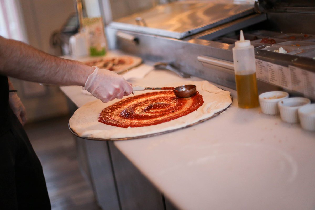 themusenl's tweet photo. Over the past year, @createolio has held a number of art shows for local artists, a fundraiser with Easter Seals and has given away a number of pizzas to local charities or student groups. https://t.co/4B4ABZ2Q8w https://t.co/1fYCGPda4v