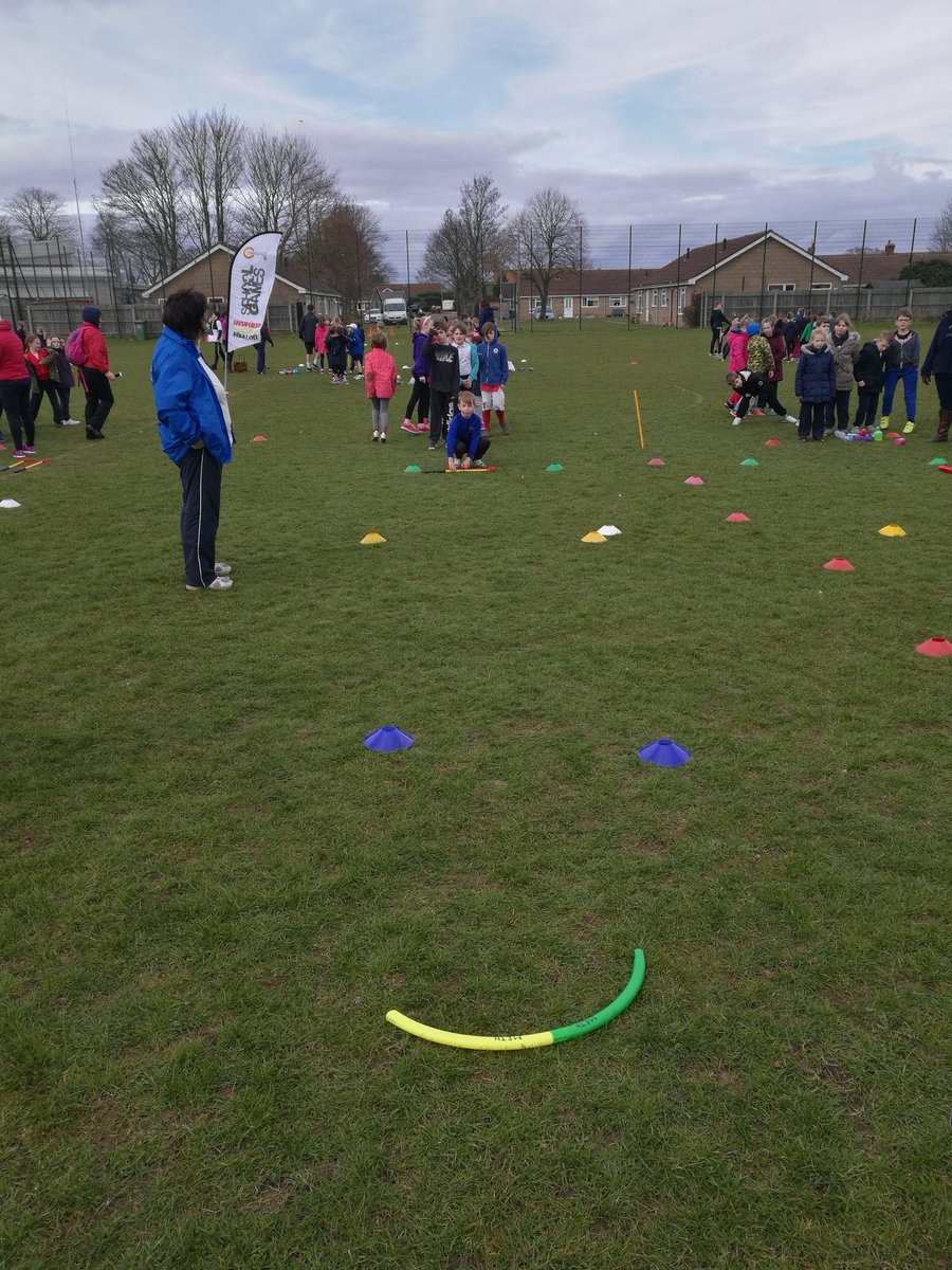 Winchelseaopal's tweet photo. Great afternoon at golf with the year 4's... Fantastic sportsmanship and some cracking effort! #winchelsea #CGSoutreach #teamwork #golf #welldone @Winchelsea1 https://t.co/HyPtdCWm1G