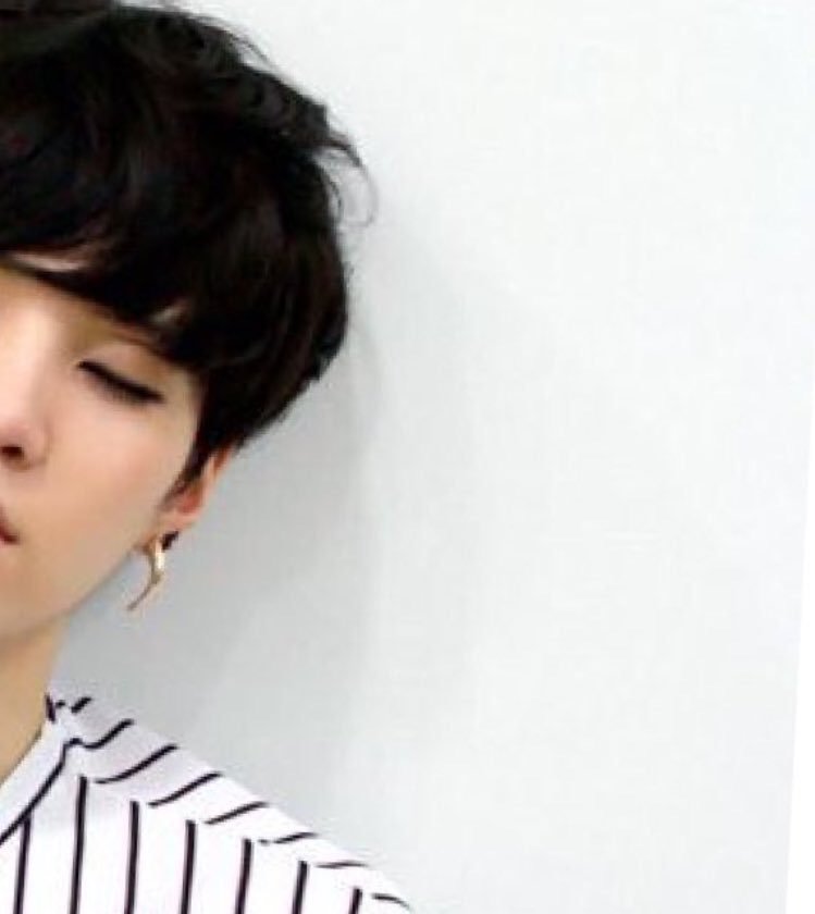 daddytanie's tweet photo. ⠀

⠀⠀⠀                                    #SugaAppreciationDay
 I love both @BTS_twt 😘😂

⠀ https://t.co/viW6OPgUGR
