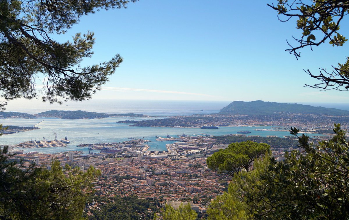 MYSCaptainCrew's tweet photo. The #French #marina, Ports @metropoleTPM, will liaise with the #crew community at the #myscclounge #MYS2018 to promote its modern facilities to #berth the largest megayachts in the exceptional #setting of #Toulon #Bay, near Saint-Tropez. https://t.co/UE4iEpPdIL