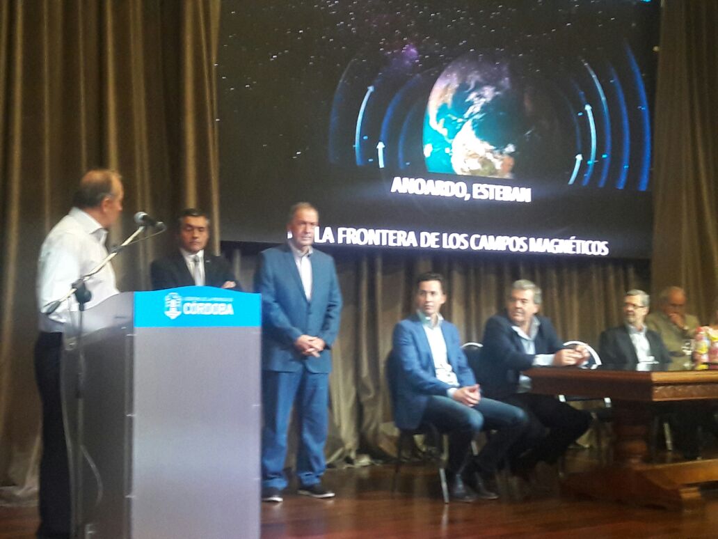 cytcordoba's tweet photo. A continuación científico Diego Lambas recibe financiamiento por el proyecto "Fronteras de la Ciencia - El Universo" #PROTRI https://t.co/1DmgP2Rz0X