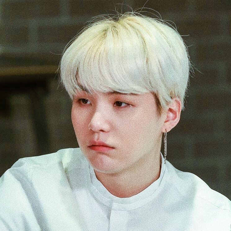 d2wings's tweet photo. he pouts https://t.co/woEjMHNaE6